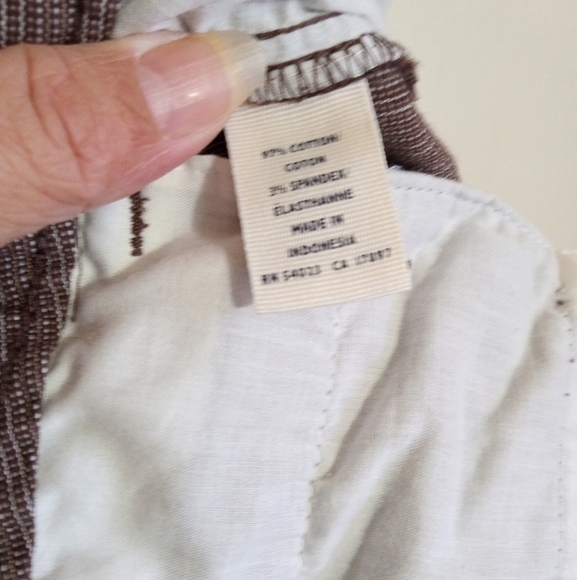 Old Navy brown pleated cropped trousers girls size 14 GUC - Picture 10 of 10